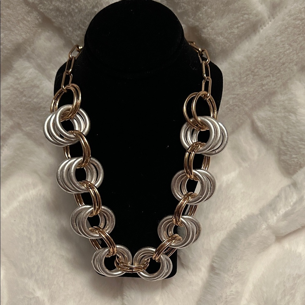 Elegant Silver and Gold Link Necklace